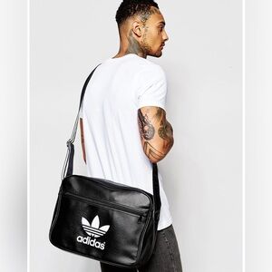 ADIDAS Originals - Vintage Airliner
Messenger Bag | Y2K streetwear archive piece